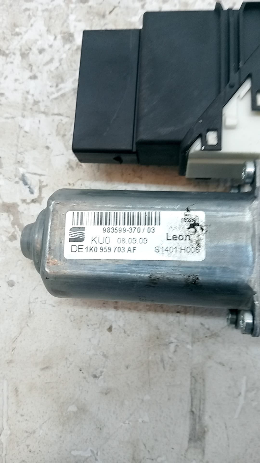 Motor elevalunas trasero izquierdo SEAT LEON (1P1) 2