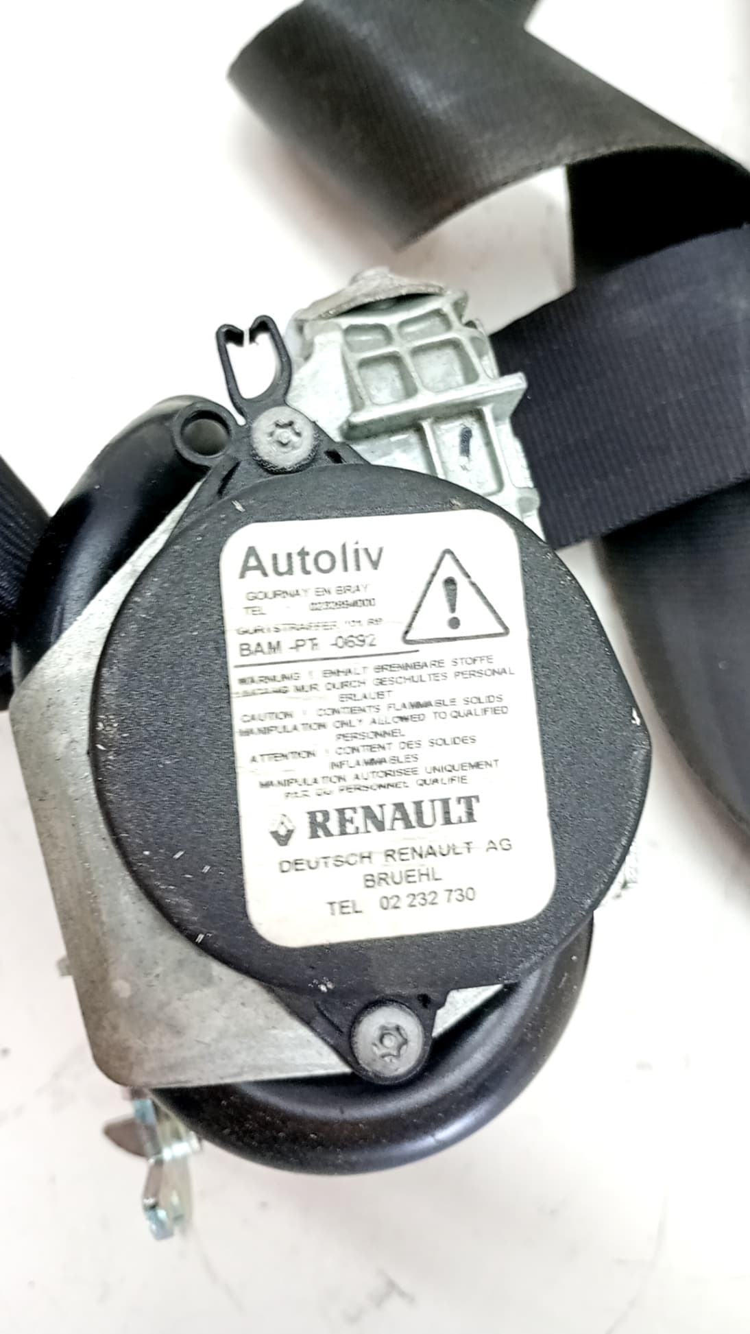 Cinturon seguridad delantero izquierdo RENAULT MEGANE III HATCHBACK (BZ0/1_, B3_) 2