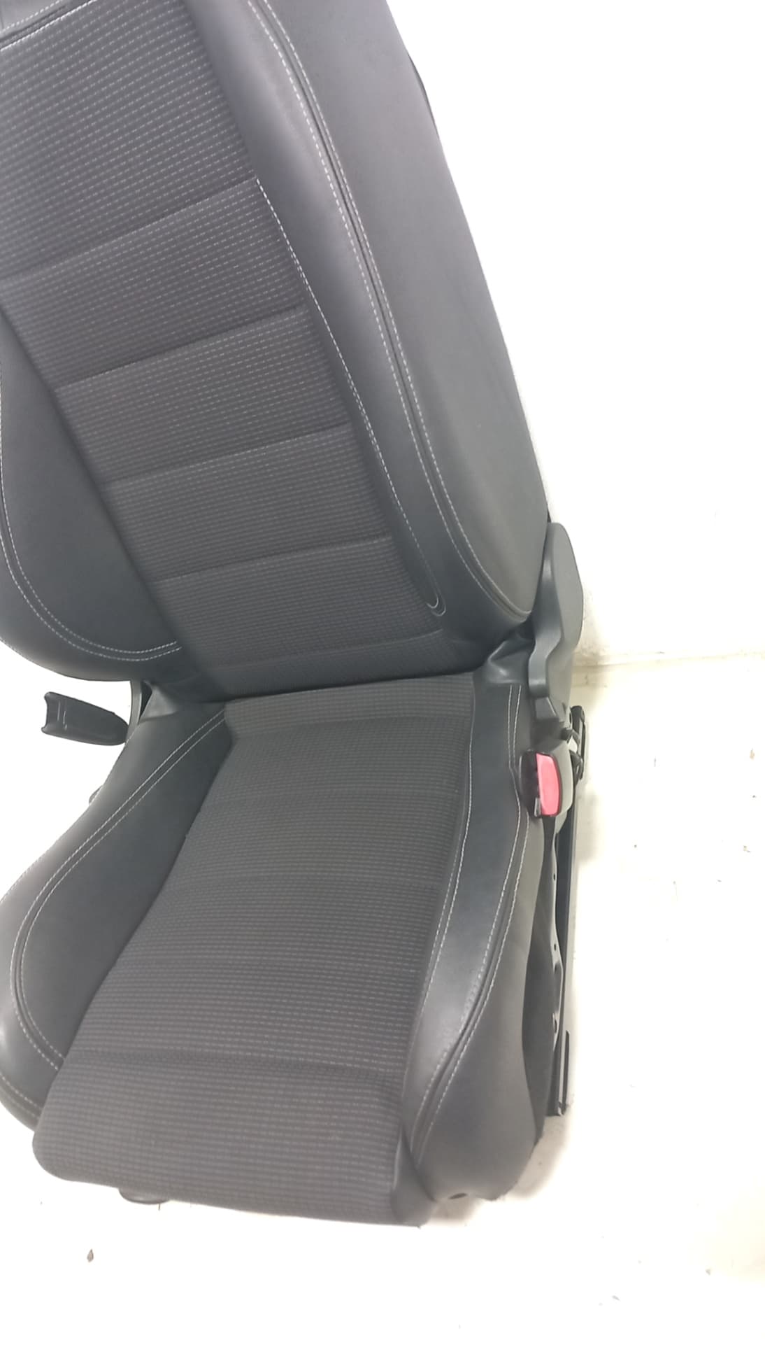 Asiento delantero derecho RENAULT MEGANE III HATCHBACK (BZ0/1_, B3_)