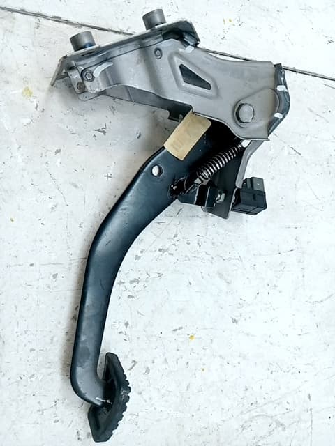 Pedal freno KIA SPORTAGE III (SL)