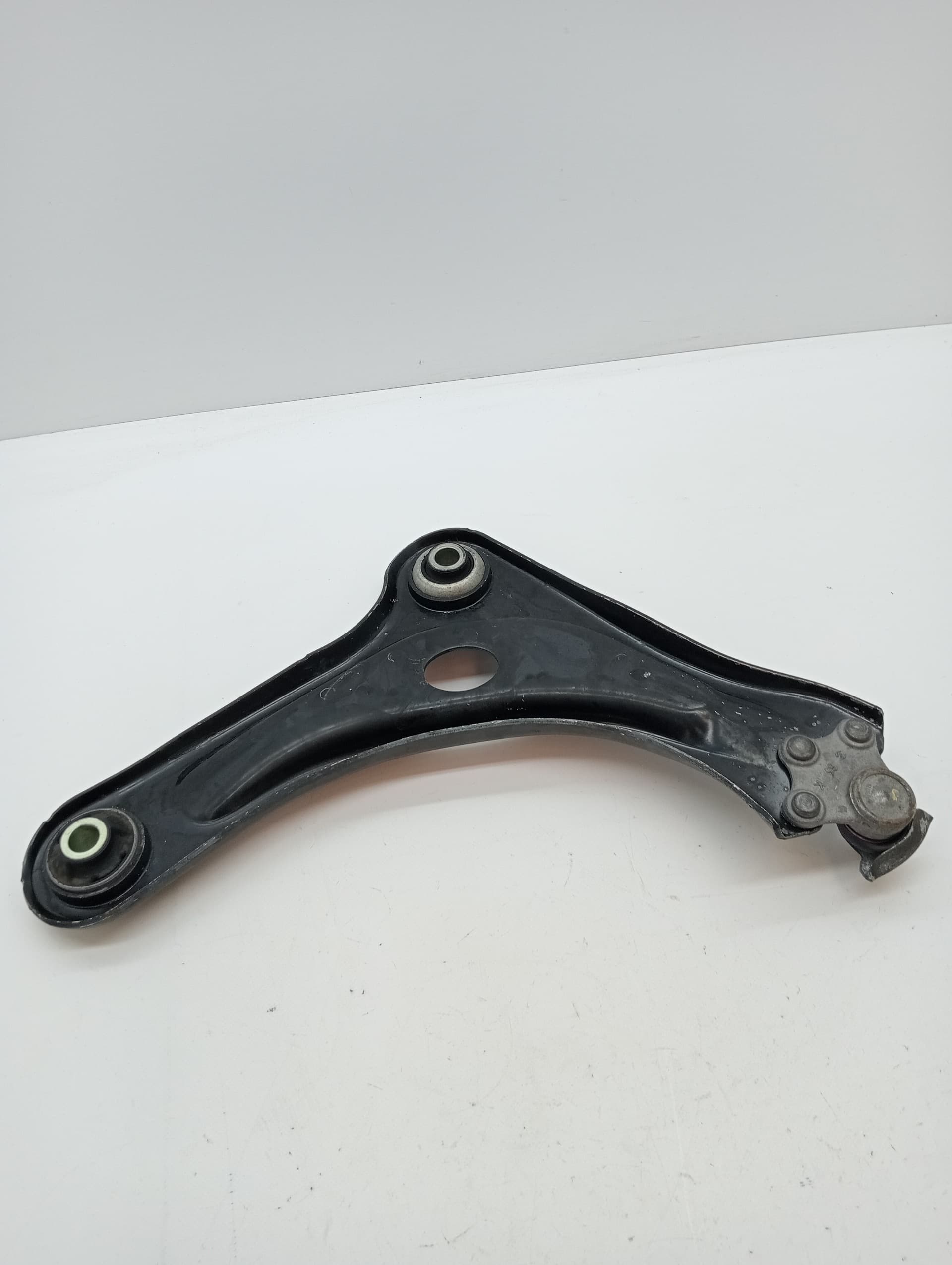 Brazo suspension inferior delantero izquierdo PEUGEOT 2008 (P1) 2