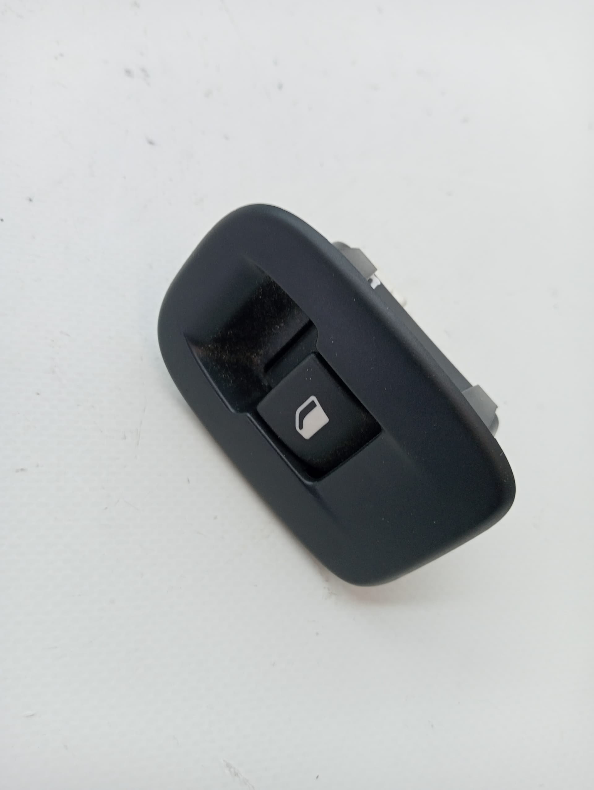 Mando elevalunas trasero derecho PEUGEOT 2008 (P1)