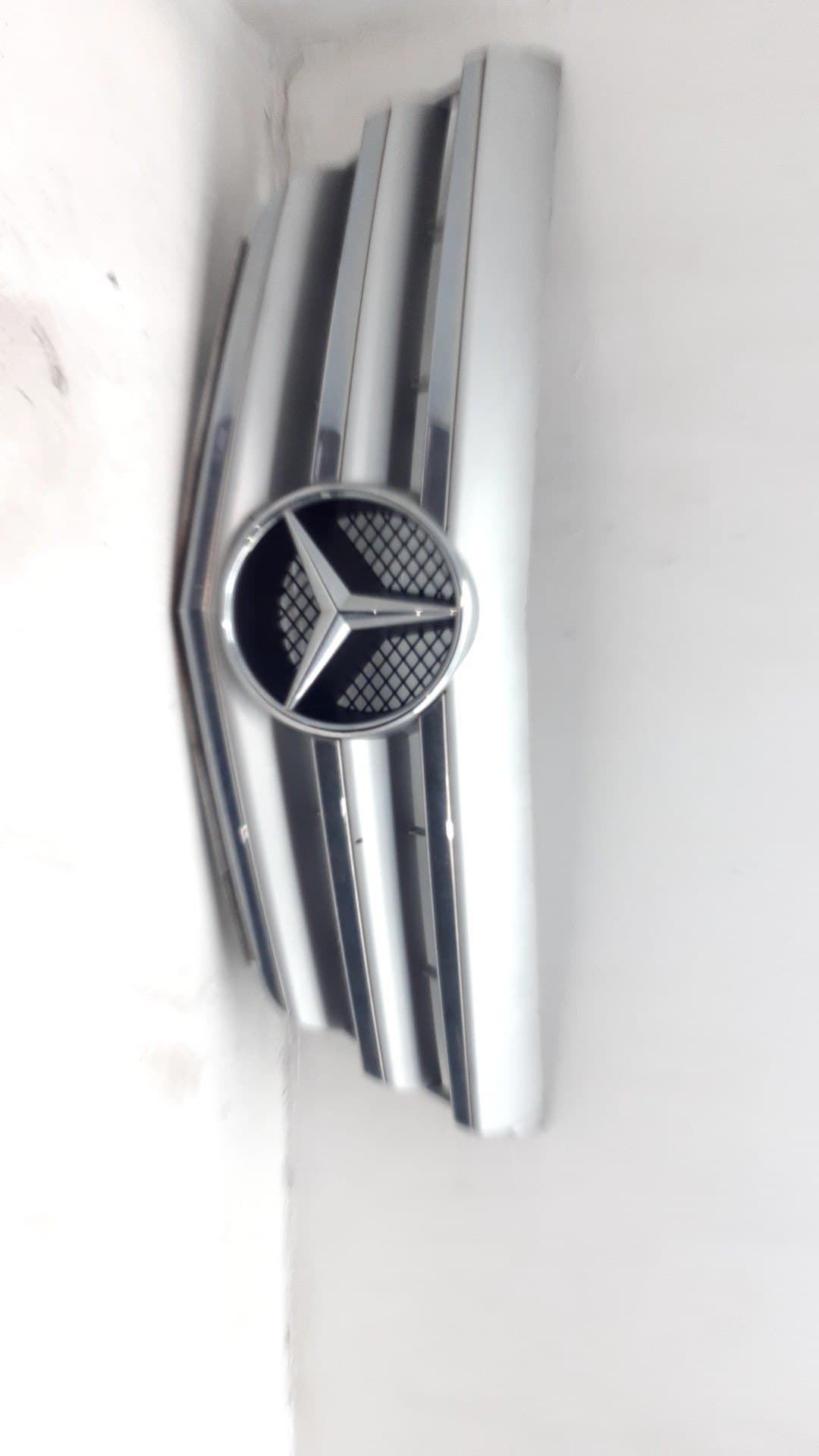 Rejilla delantera MERCEDES-BENZ CLASE B (W245)