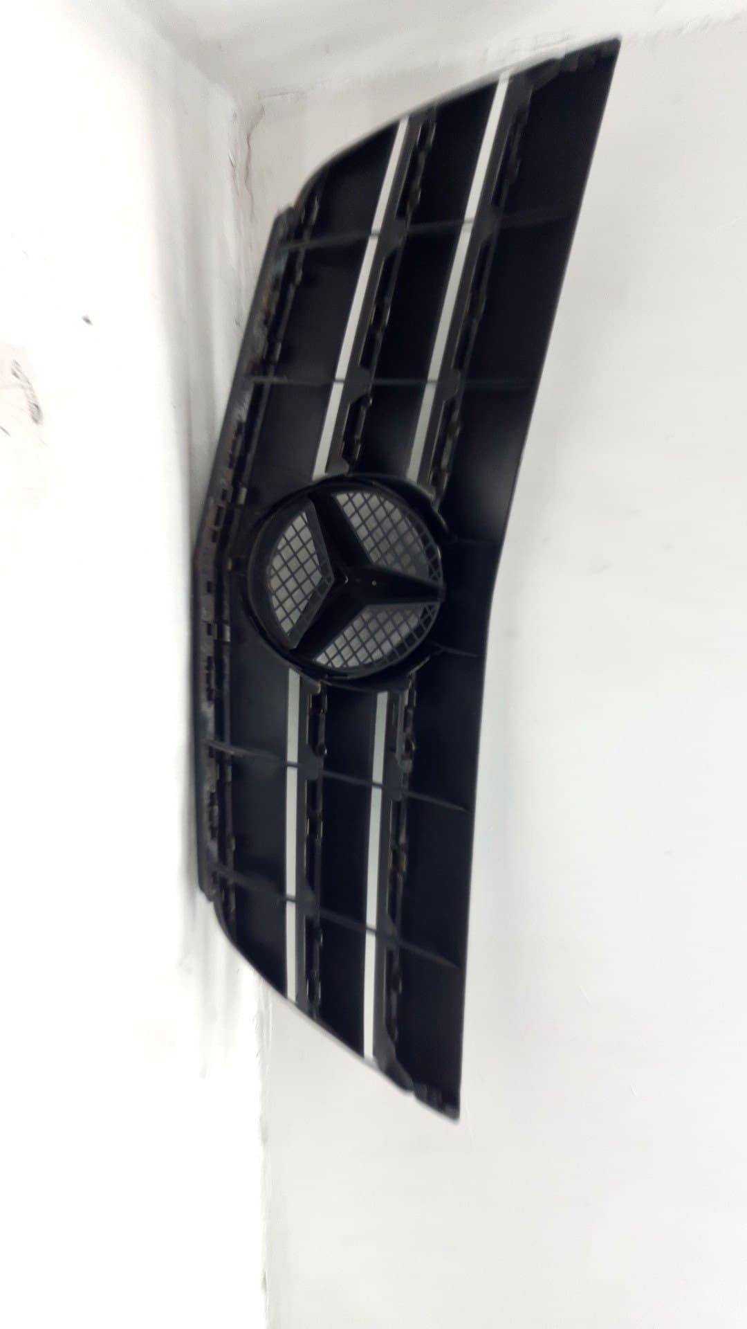 Rejilla delantera MERCEDES-BENZ CLASE B (W245) 2