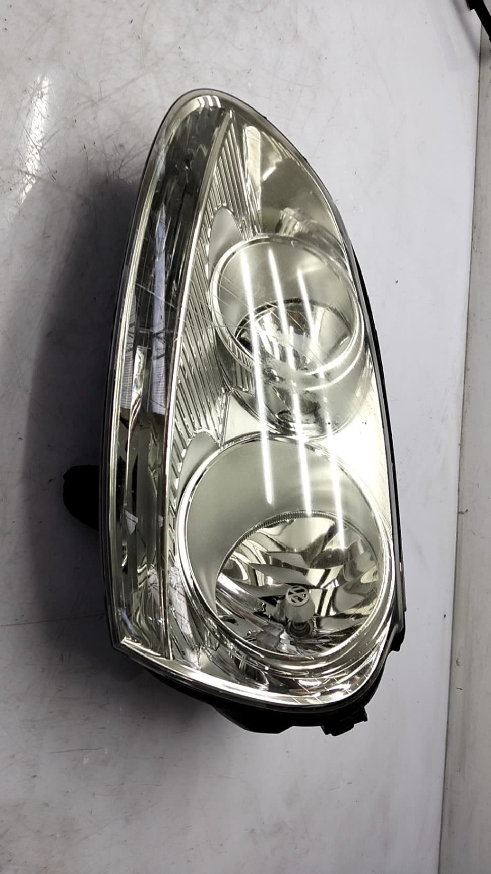 Faro izquierdo VOLKSWAGEN GOLF V BERLINA (1K1)