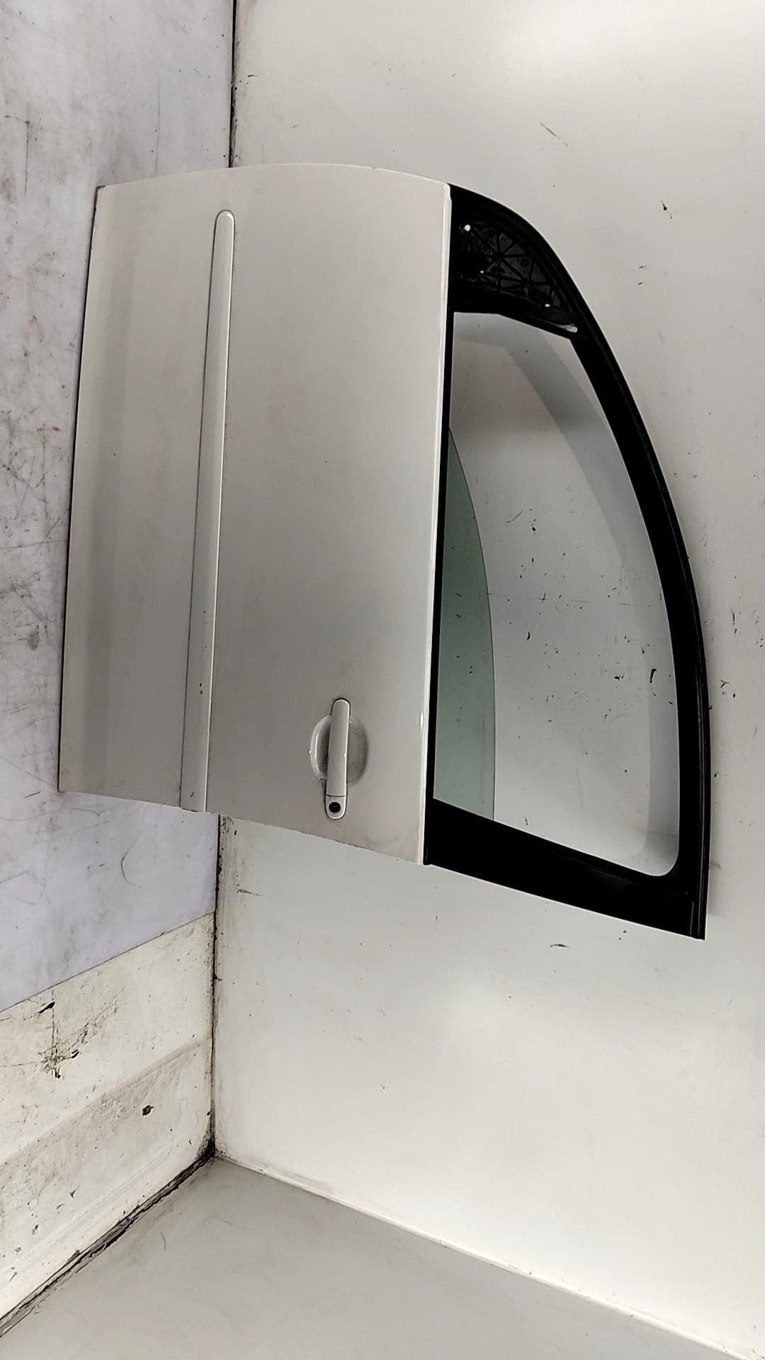 Puerta delantera izquierda VOLKSWAGEN GOLF V BERLINA (1K1) 4