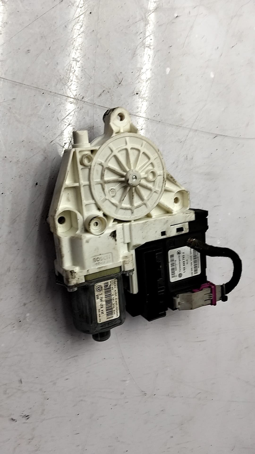 Motor elevalunas delantero izquierdo VOLKSWAGEN GOLF V BERLINA (1K1) 4