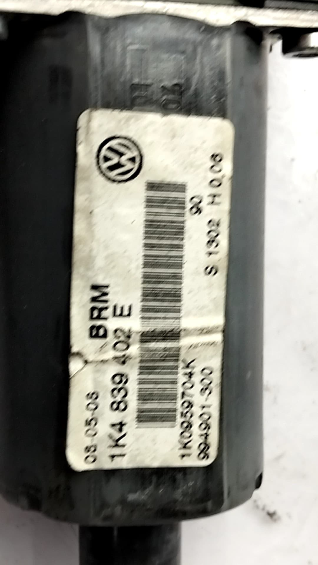 Motor elevalunas trasero derecho VOLKSWAGEN GOLF V BERLINA (1K1) 3