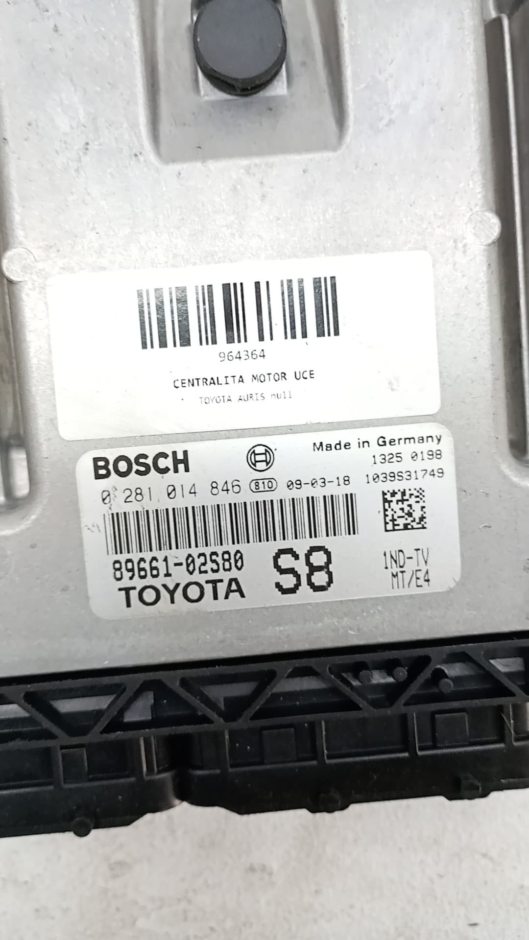 Centralita motor uce TOYOTA AURIS 4
