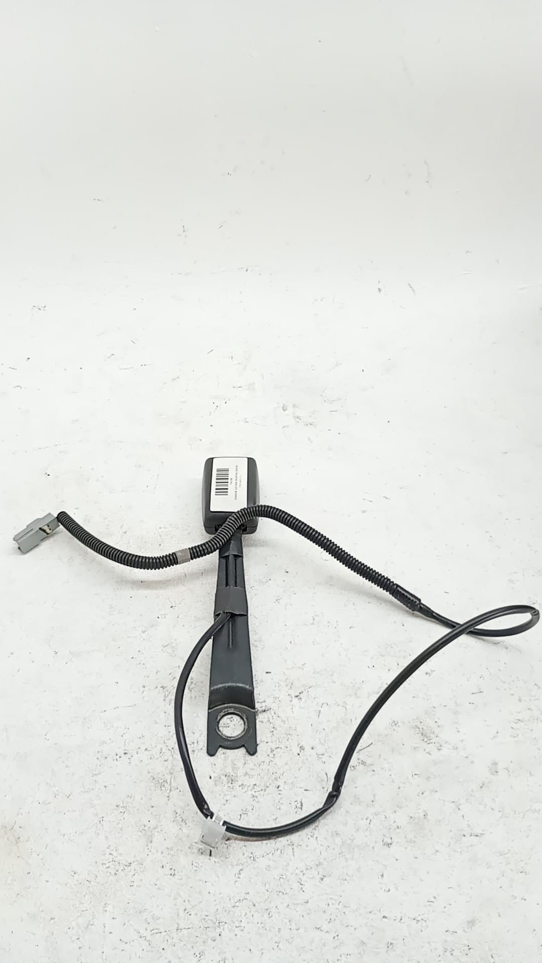 Enganche cinturon delantero izquierdo TOYOTA AURIS