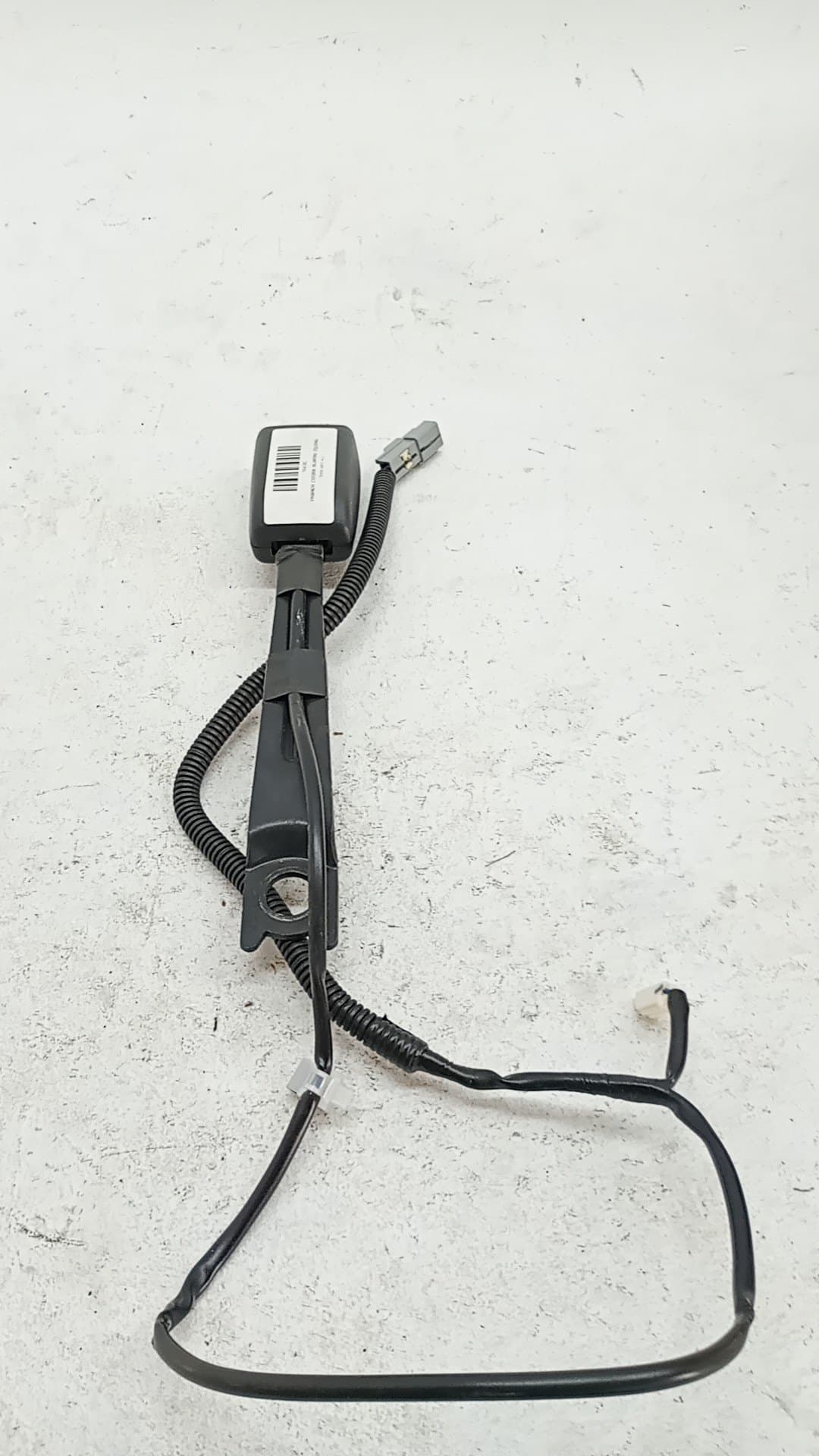 Enganche cinturon delantero derecho TOYOTA AURIS
