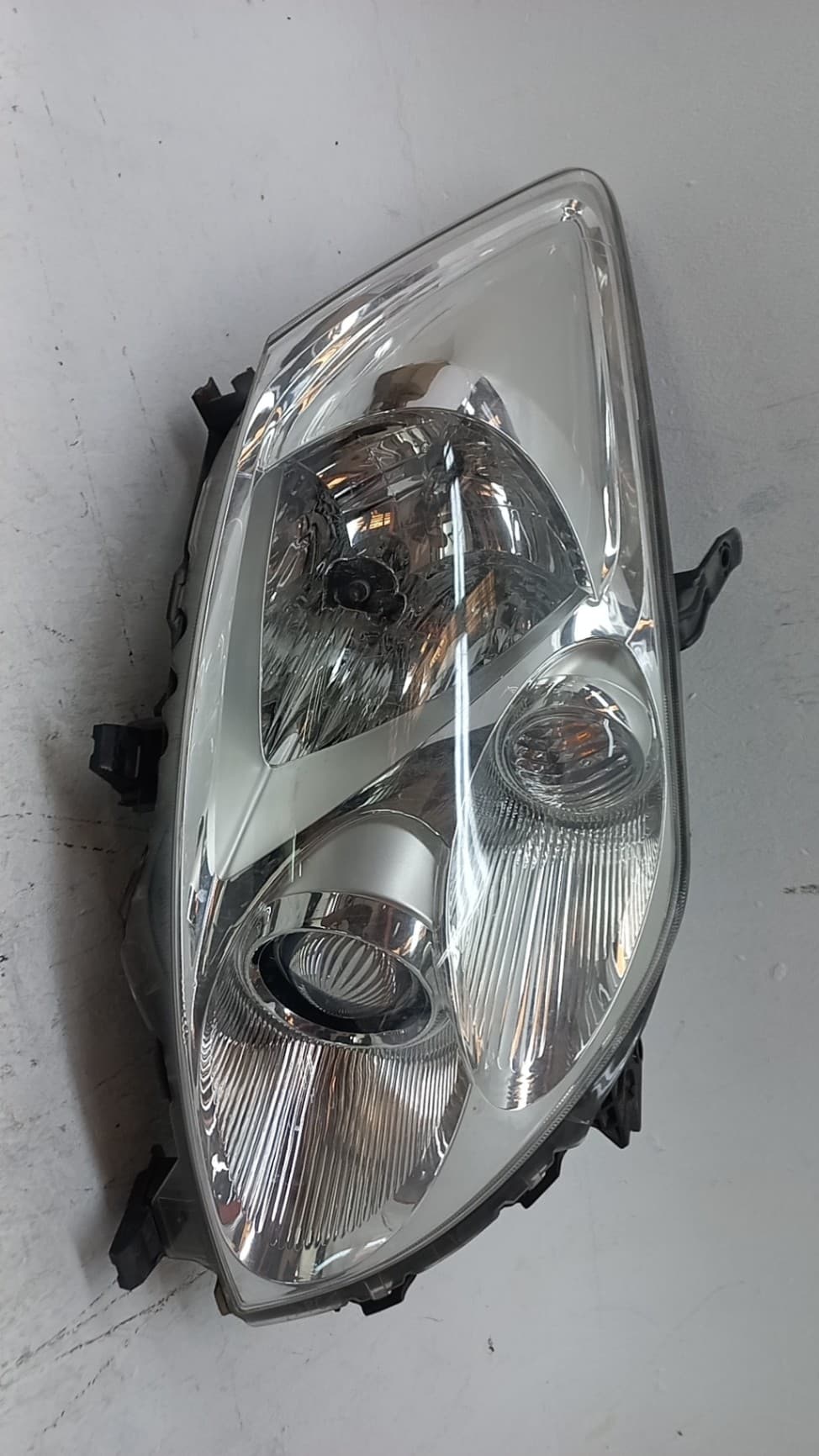 Faro derecho TOYOTA AURIS
