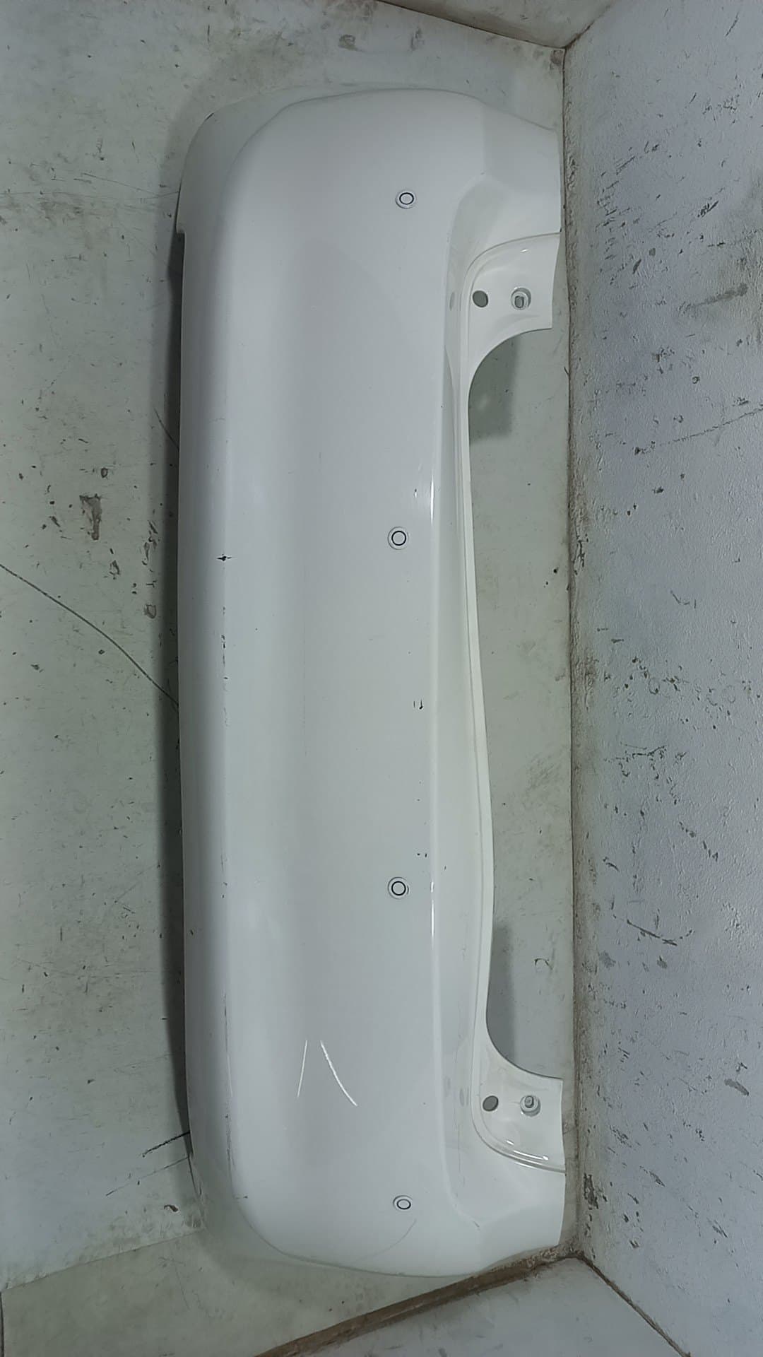 Paragolpes trasero TOYOTA AURIS 5