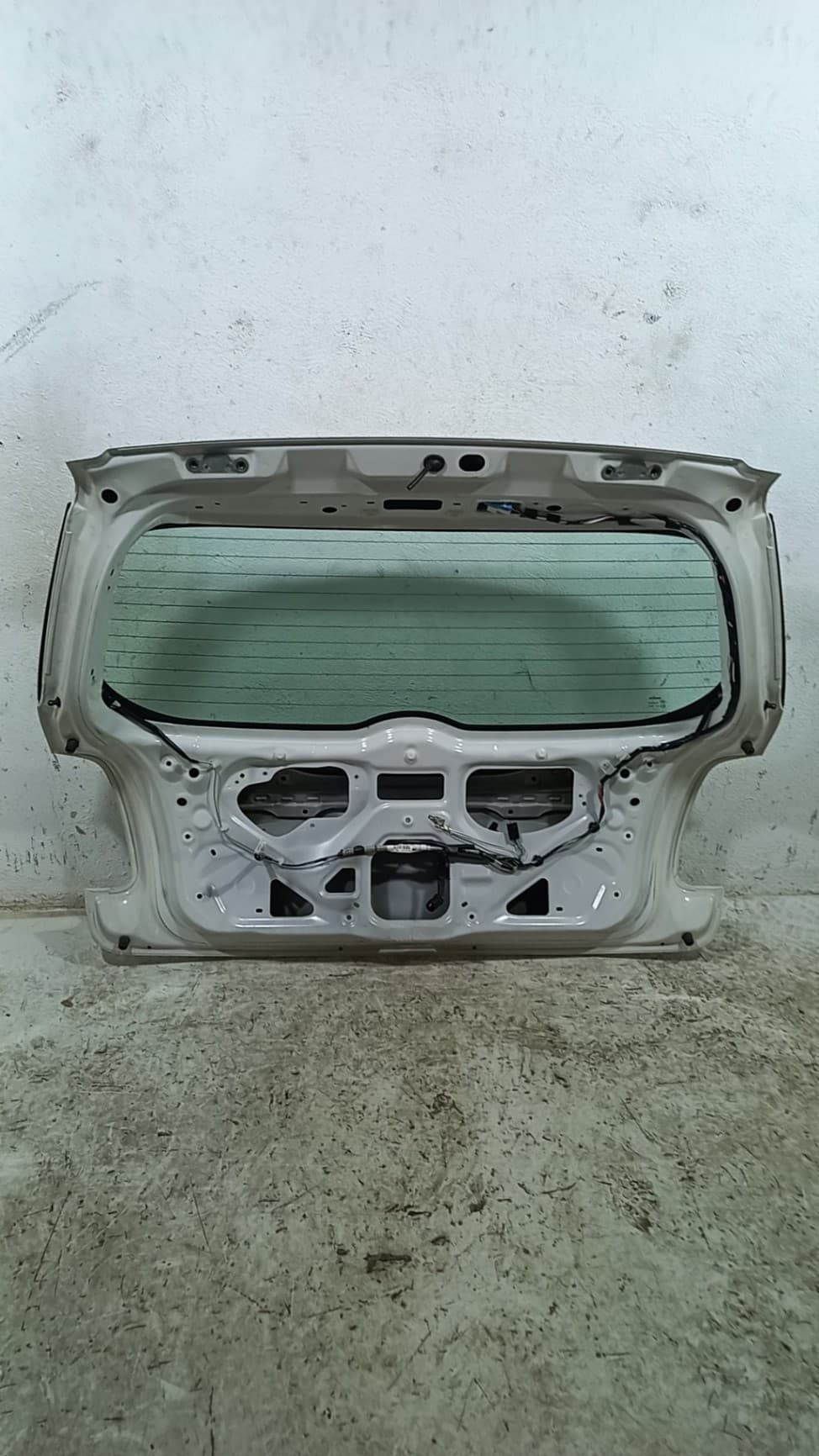 Porton trasero TOYOTA AURIS 2
