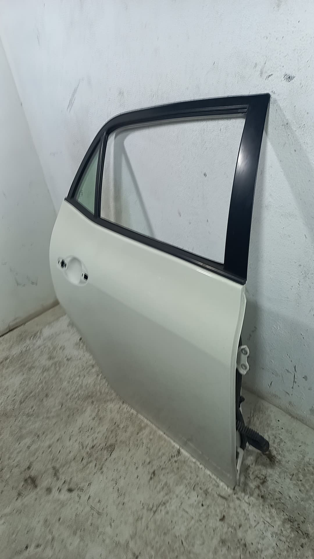 Puerta trasera derecha TOYOTA AURIS 4