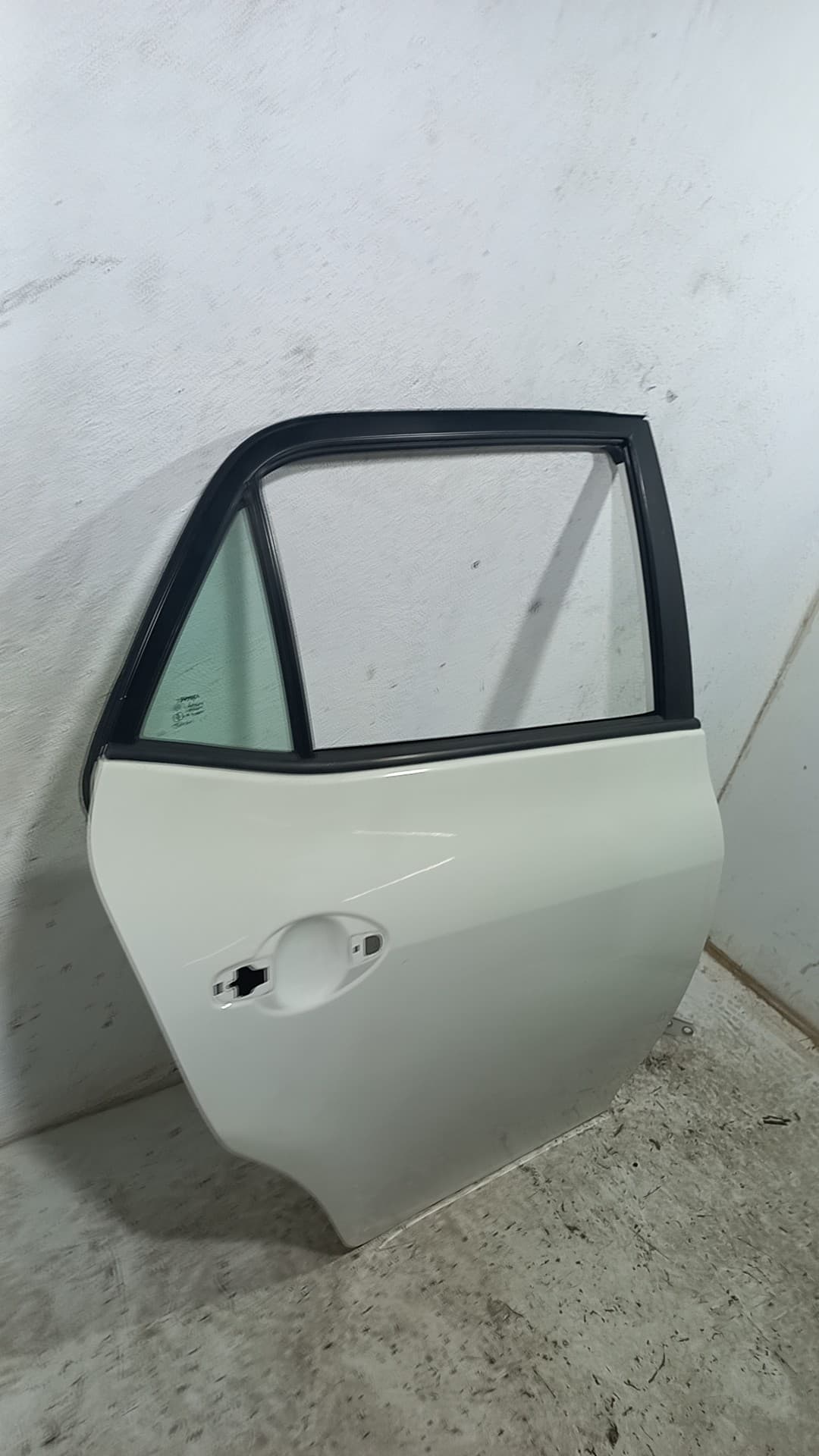 Puerta trasera derecha TOYOTA AURIS 3