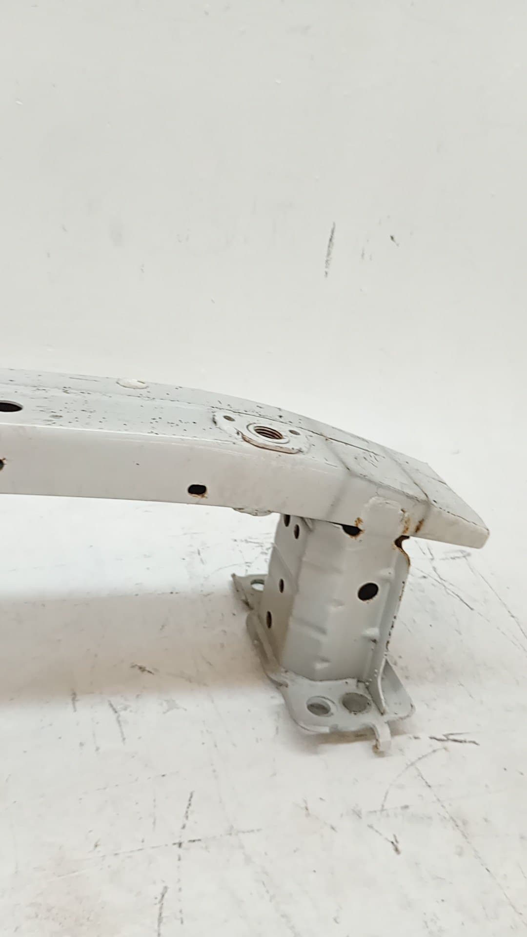 Refuerzo paragolpes delantero TOYOTA AURIS 4