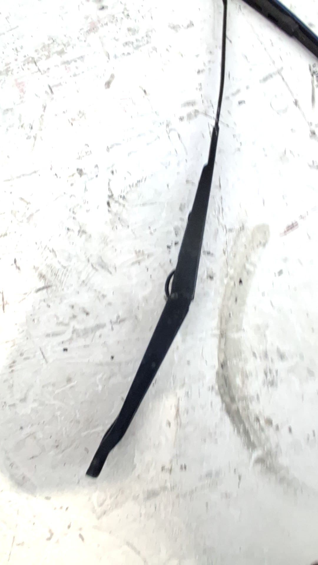Brazo limpia delantero derecho FIAT DOBLO 2