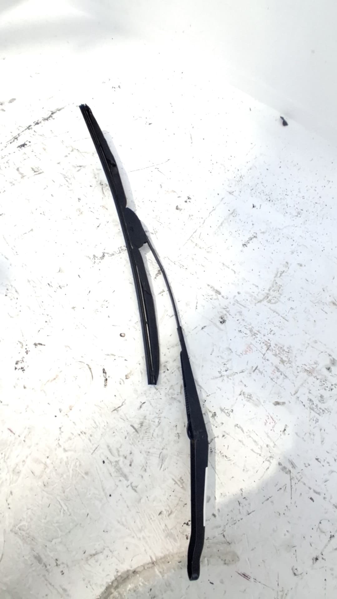 Brazo limpia delantero izquierdo FIAT DOBLO