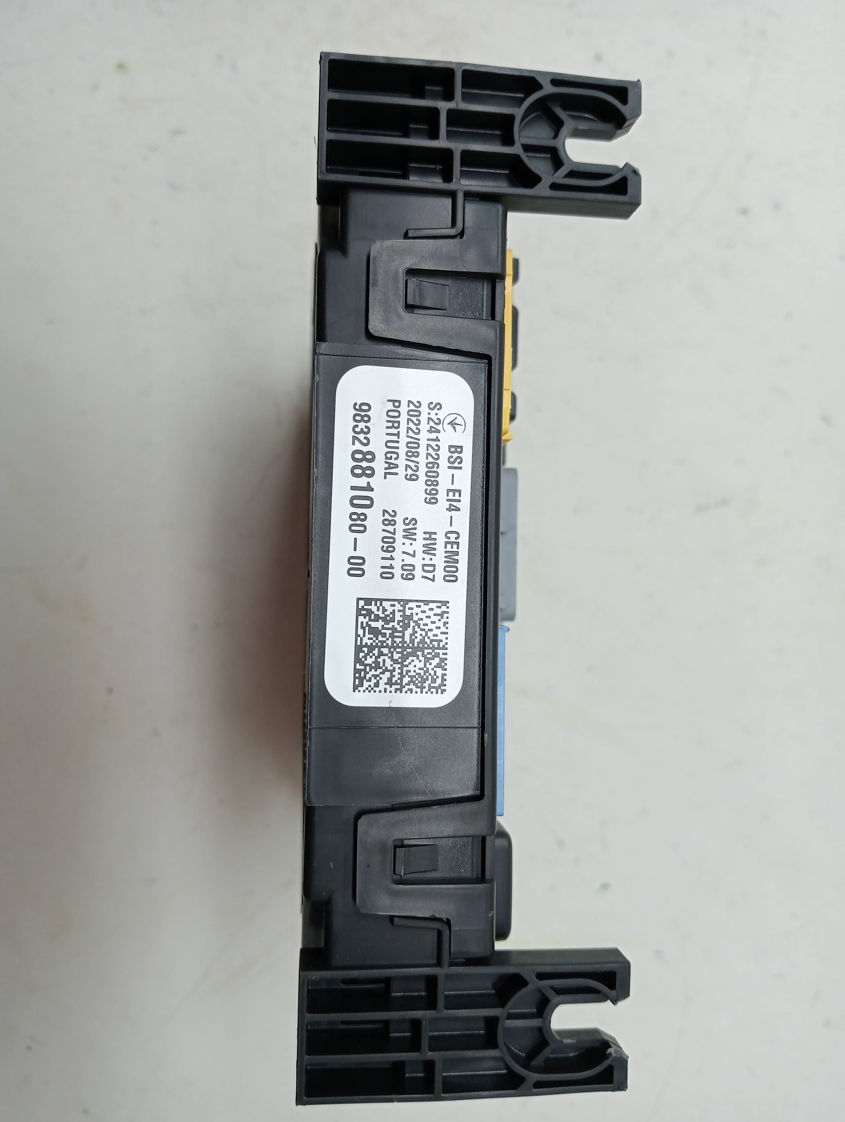 Caja reles / fusibles PEUGEOT 2008 (P1) 2