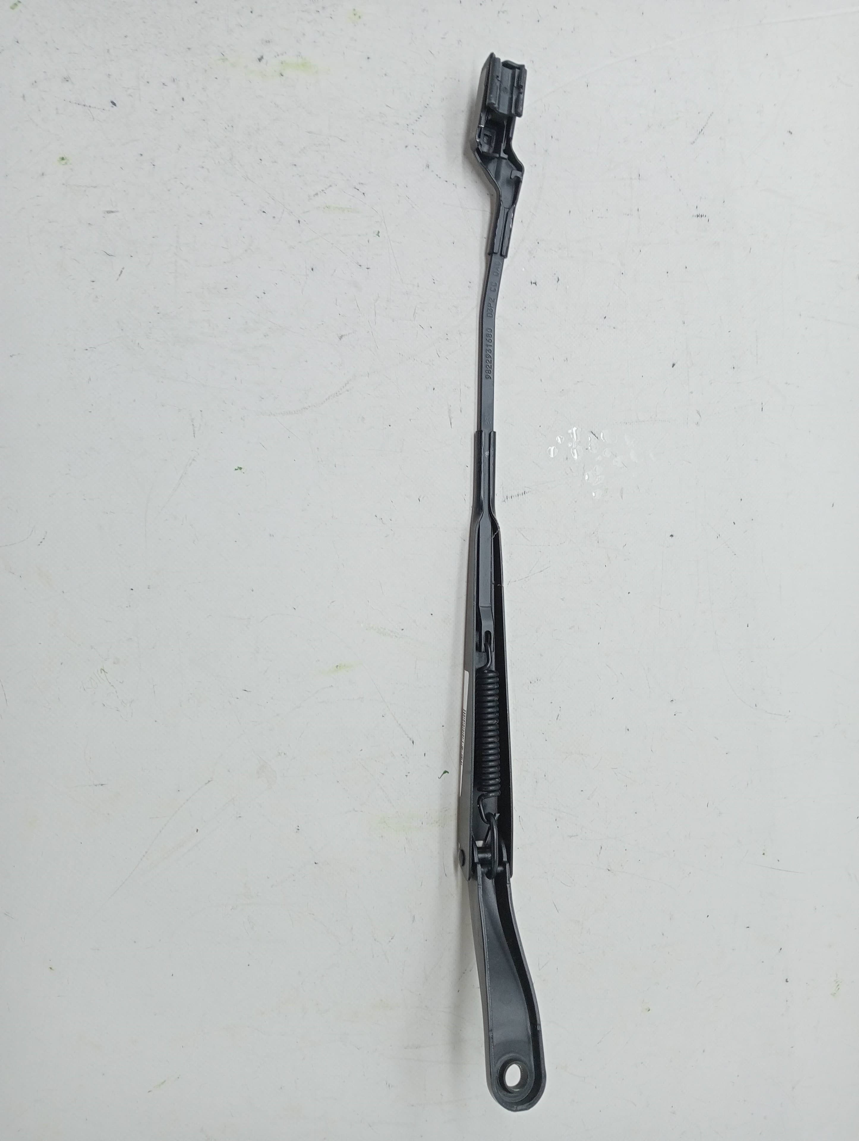 Brazo limpia delantero izquierdo PEUGEOT 2008 (P1) 3