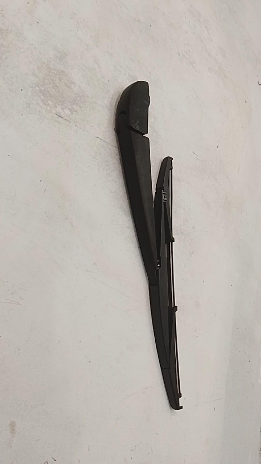 Brazo limpia trasero TOYOTA AYGO 2