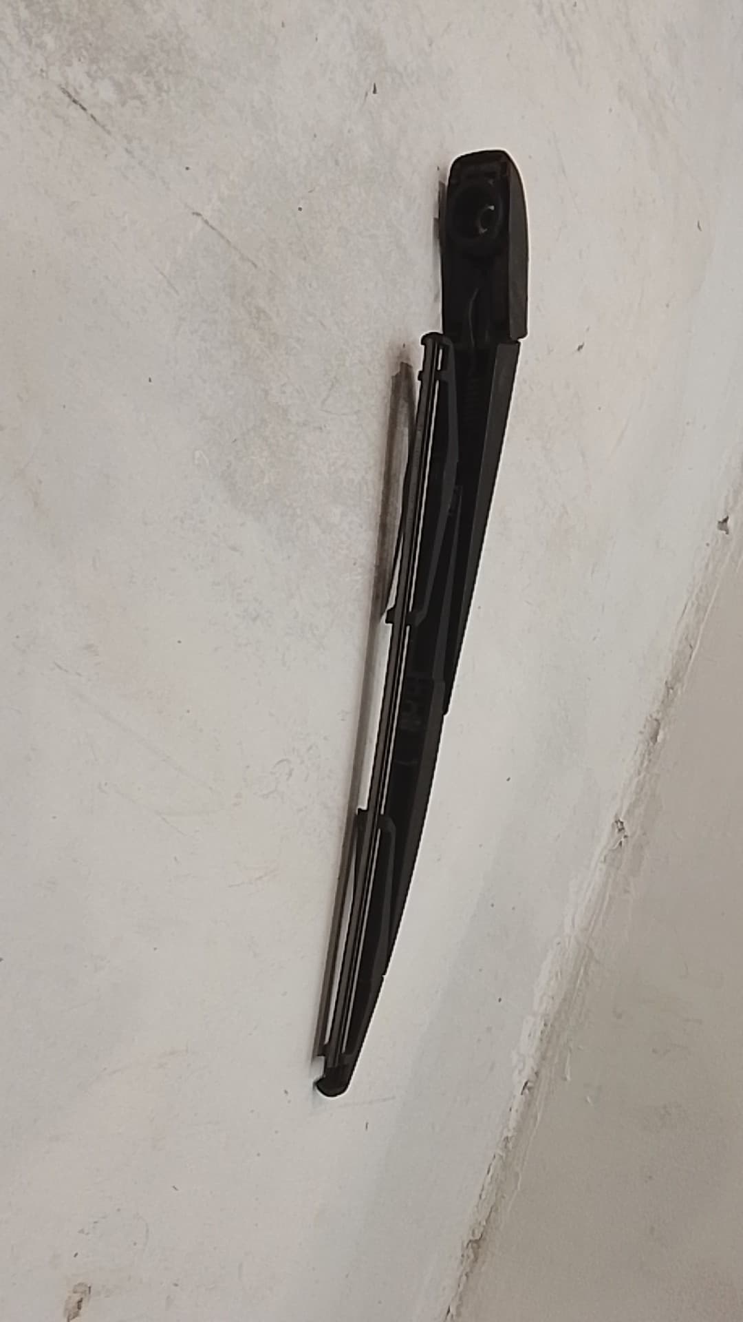 Brazo limpia trasero TOYOTA AYGO