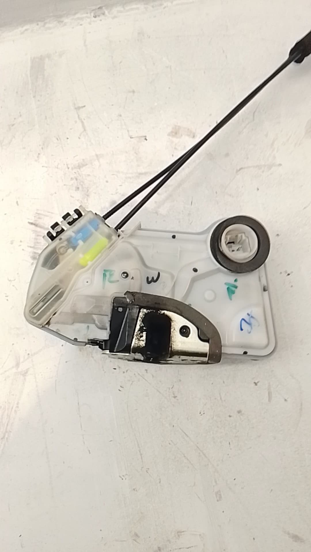 Cerradura puerta delantera derecha TOYOTA AYGO 4