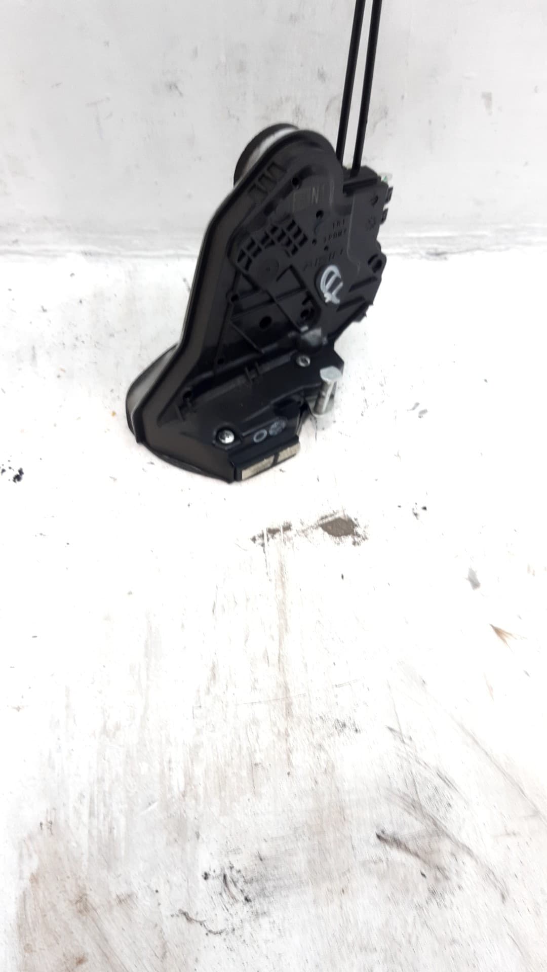 Cerradura puerta lateral derecha TOYOTA AYGO 3