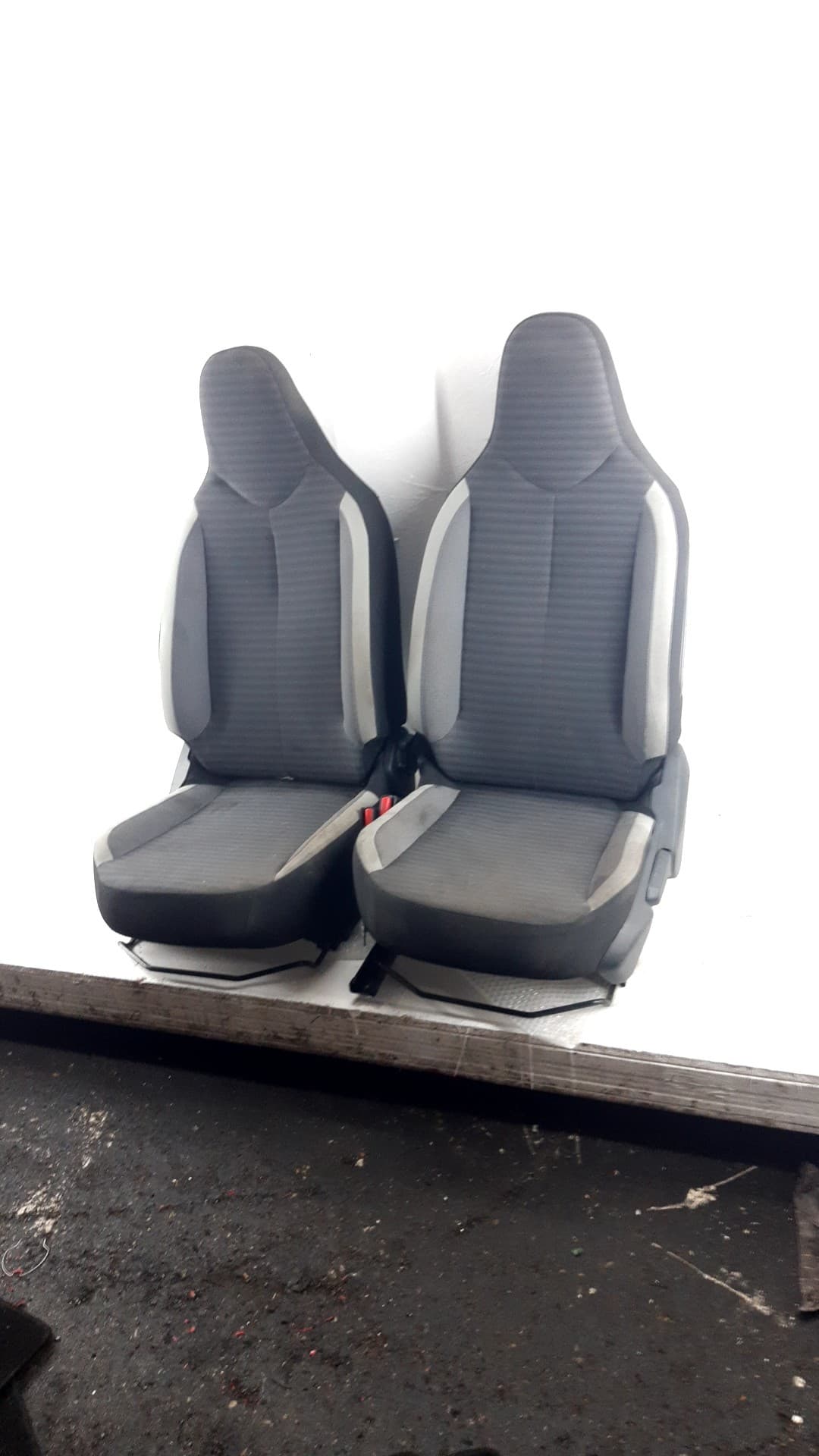 Recambio TOYOTA AYGO ref. 71610YV020
