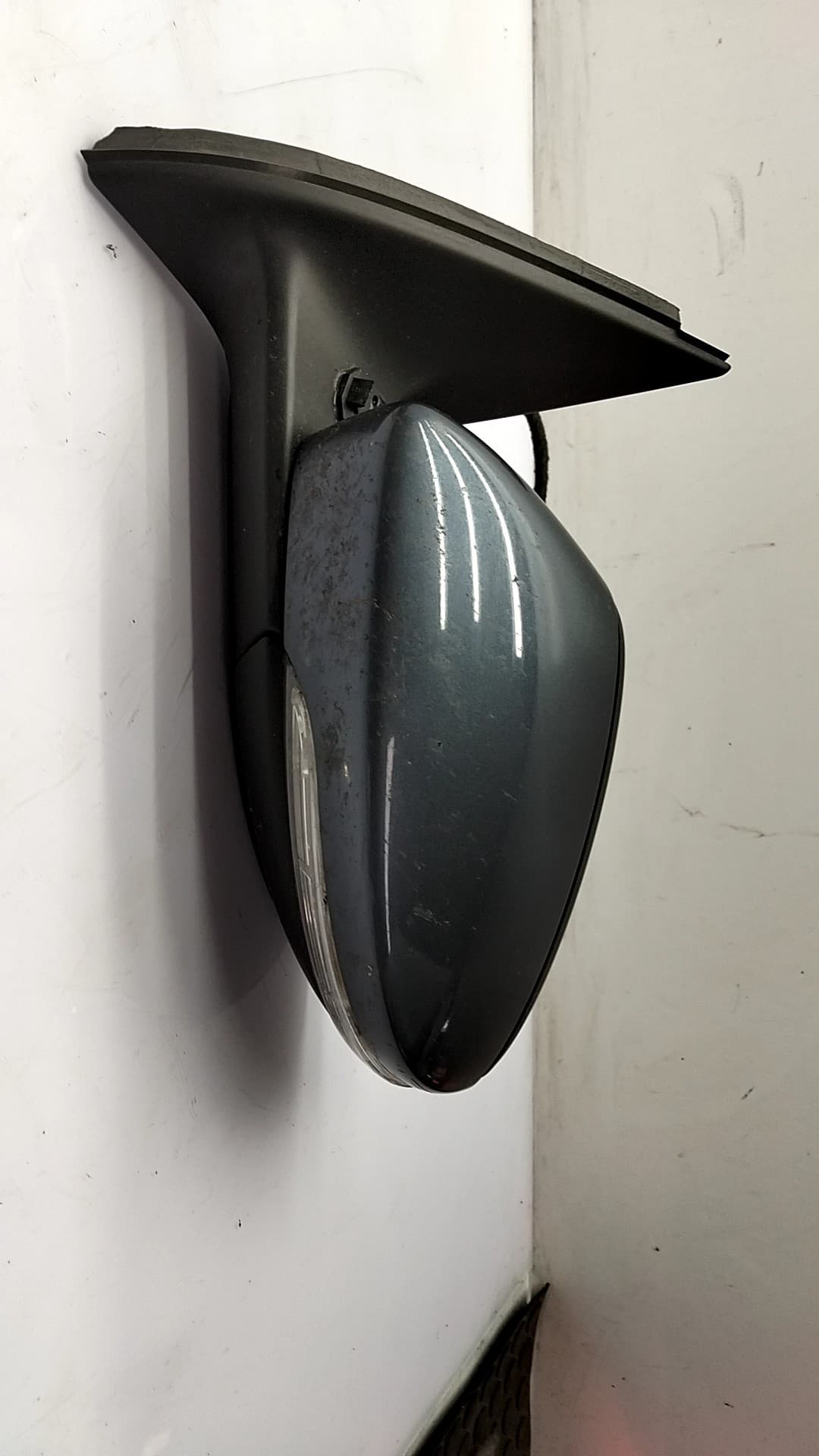 Retrovisor izquierdo VOLKSWAGEN PASSAT BERLINA (3B3) 2