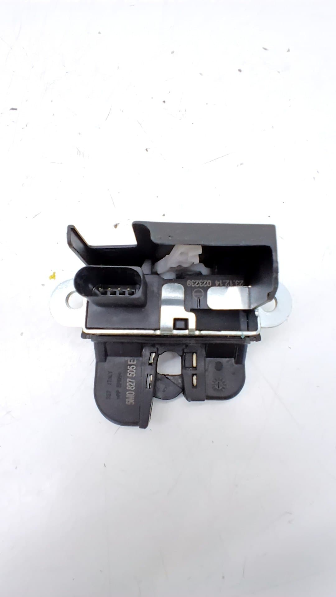 Cerradura maletero / porton VOLKSWAGEN TIGUAN (AX1)