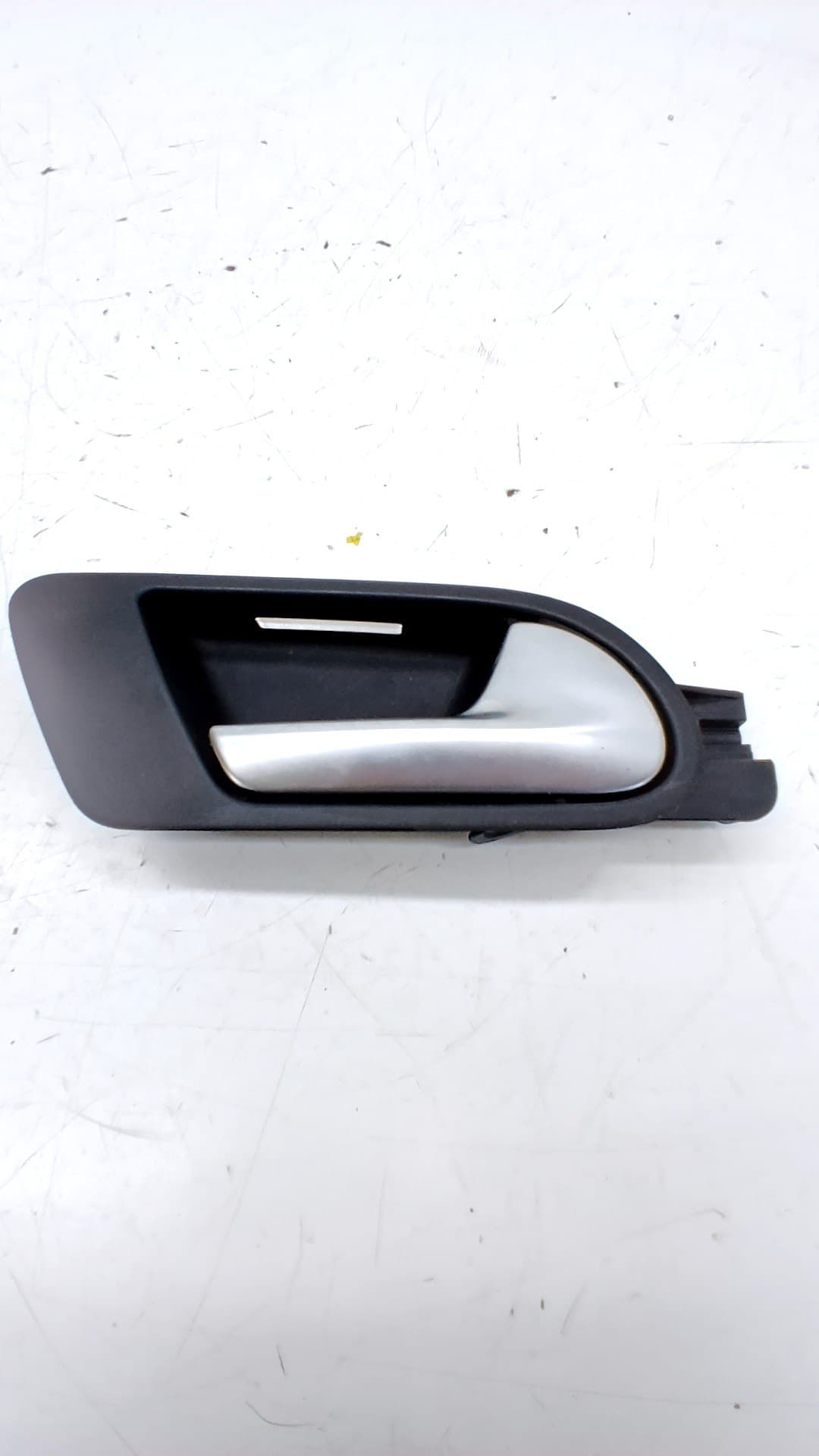 Maneta interior delantera derecha VOLKSWAGEN TIGUAN (AX1)