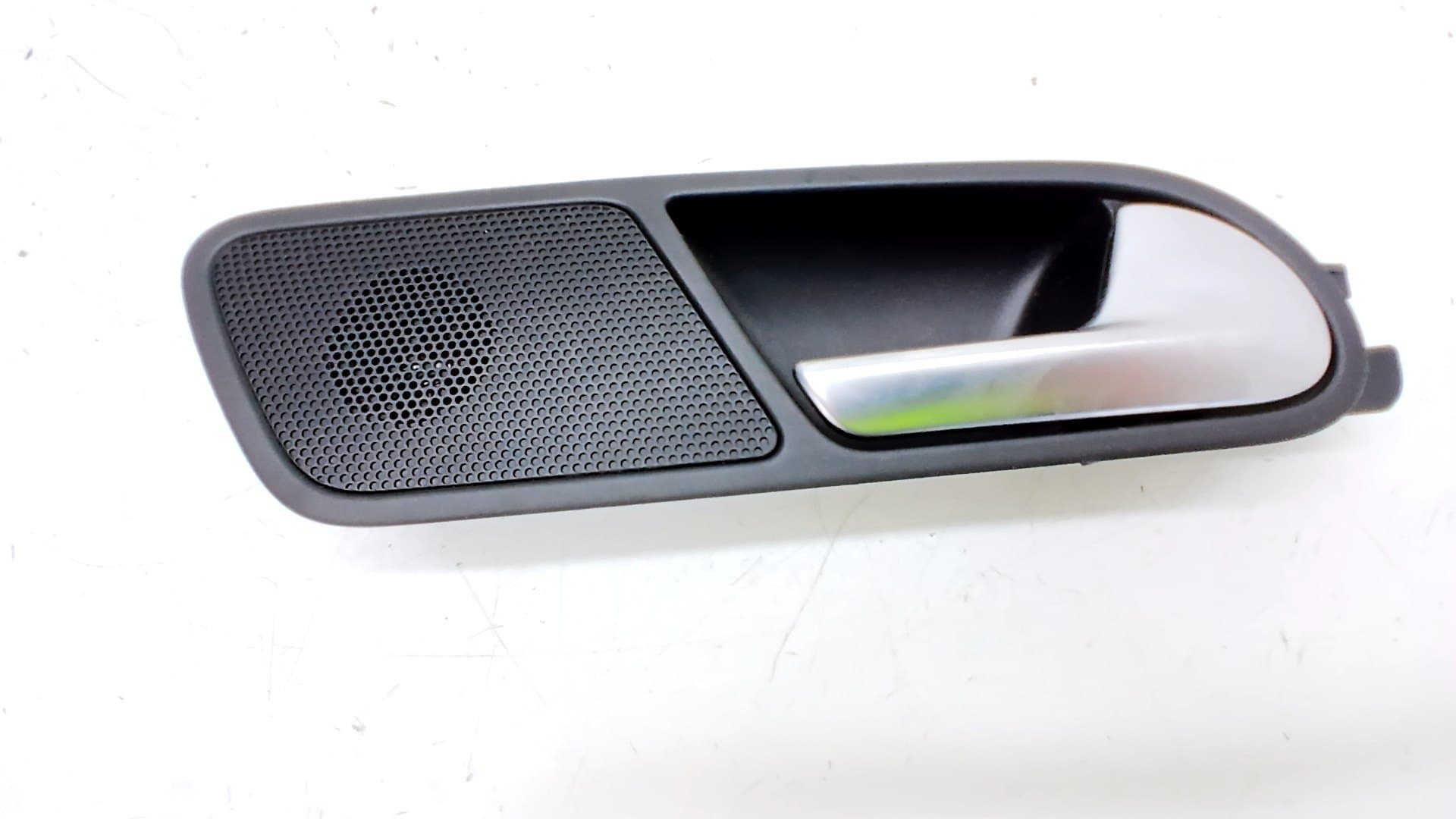 Maneta interior trasera derecha VOLKSWAGEN TIGUAN (AX1)