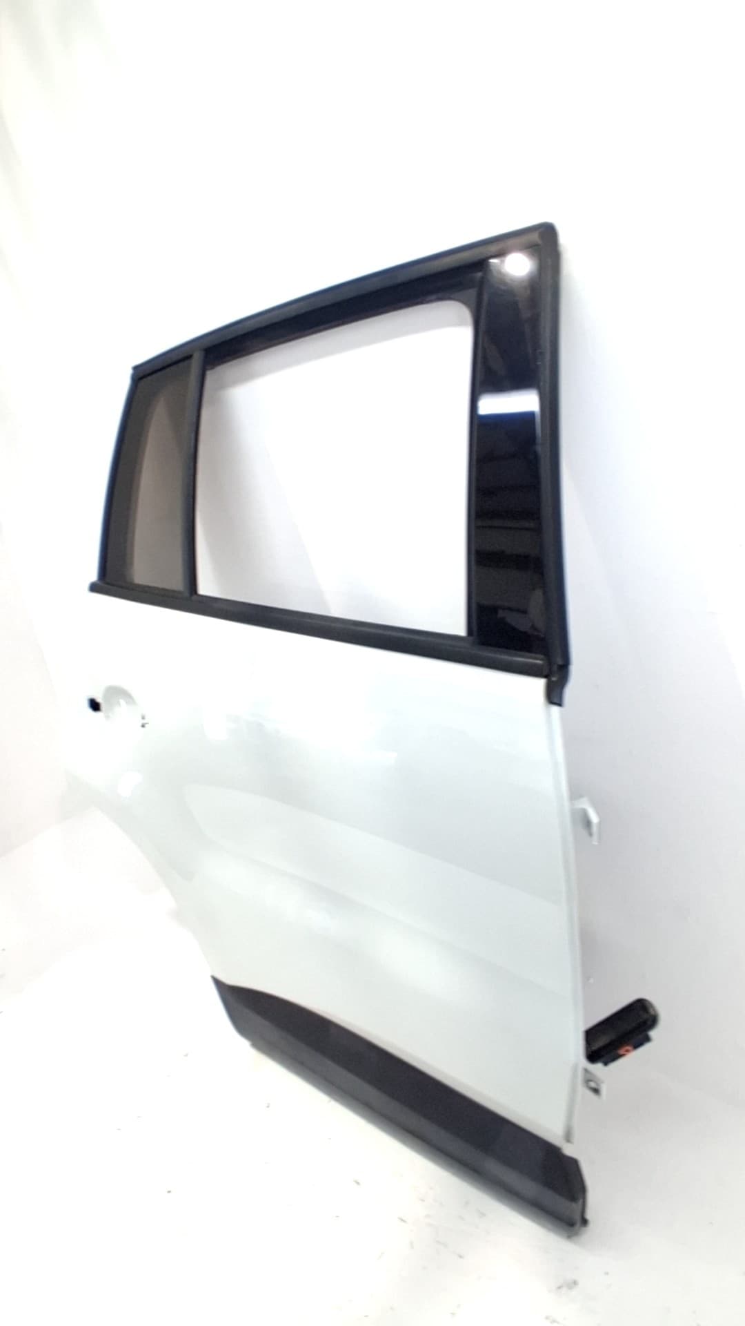 Puerta trasera derecha VOLKSWAGEN TIGUAN (AX1) 3