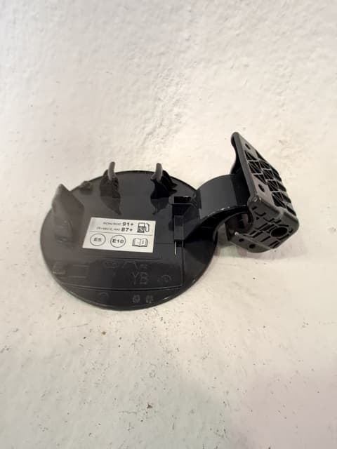 Tapa exterior combustible KIA RIO 2