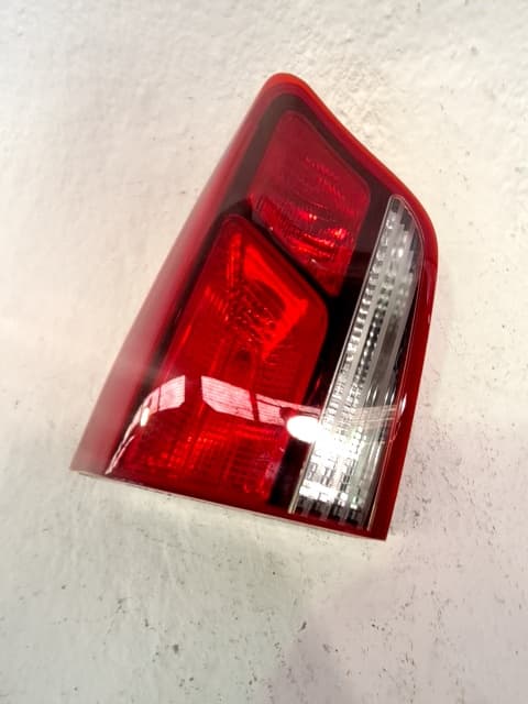 Recambio KIA RIO ref. 92403H8010 4