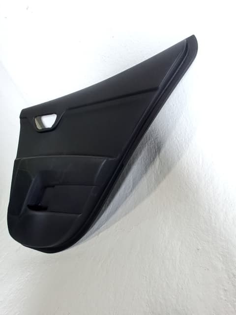 Guarnecido puerta trasera derecha KIA RIO 4