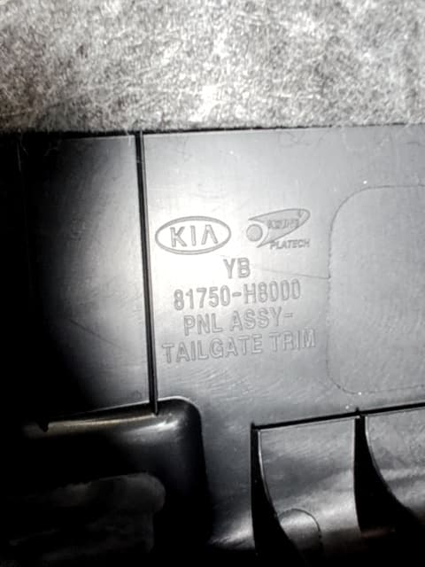 Guarnecido porton trasero KIA RIO 2
