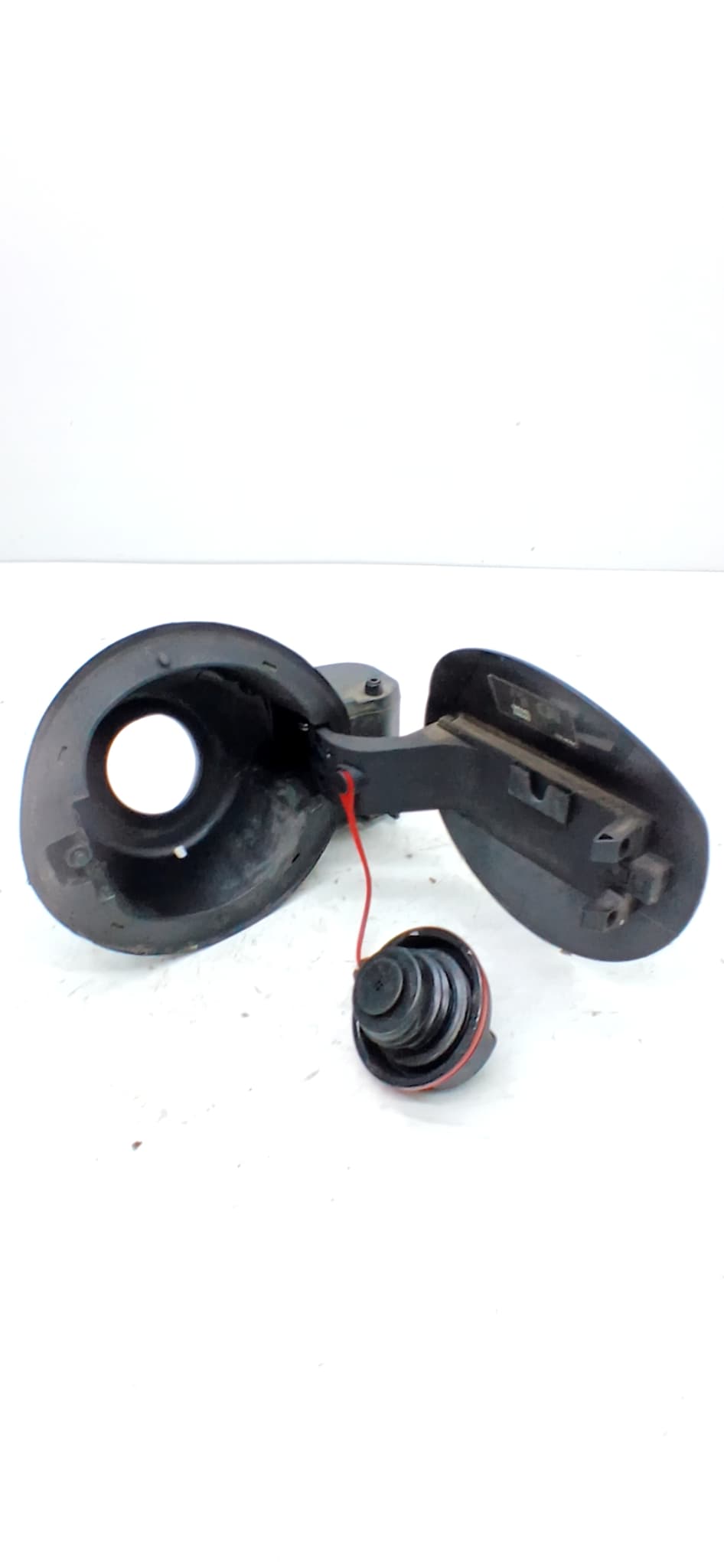 Tapa exterior combustible OPEL ASTRA J LIM. 3