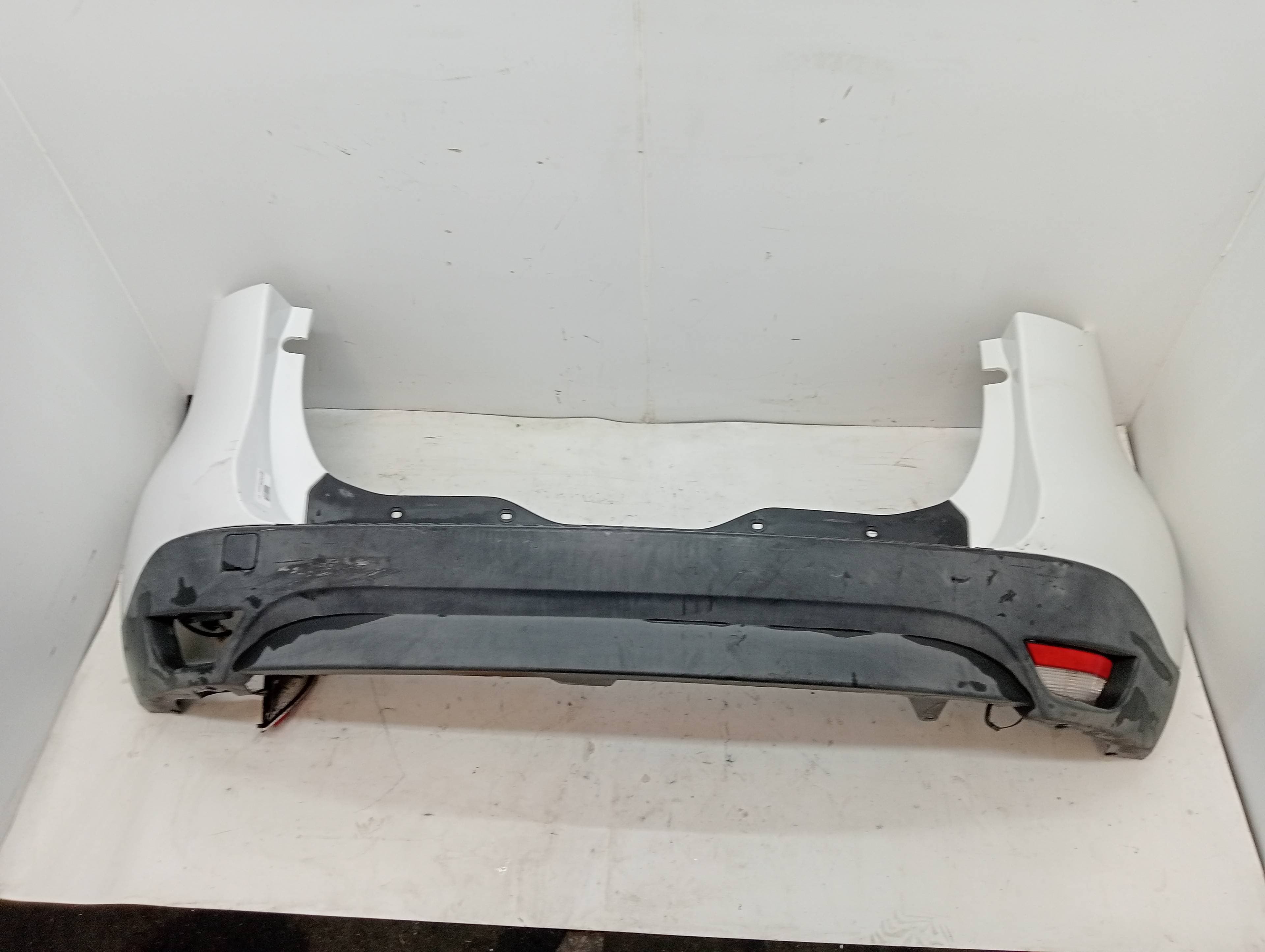 Paragolpes trasero RENAULT SCENIC III