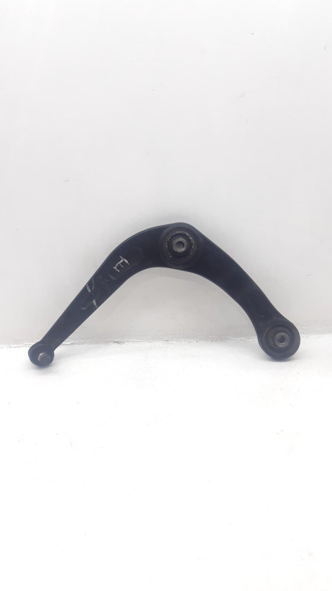 Brazo suspension inferior delantero izquierdo PEUGEOT 206 BERLINA