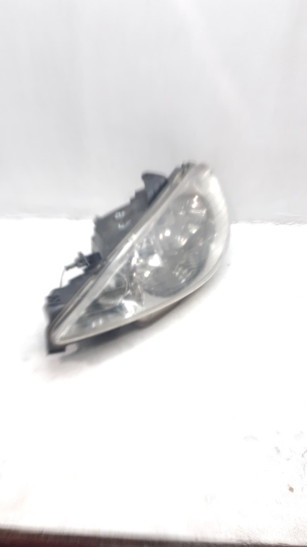 Faro izquierdo PEUGEOT 206 BERLINA