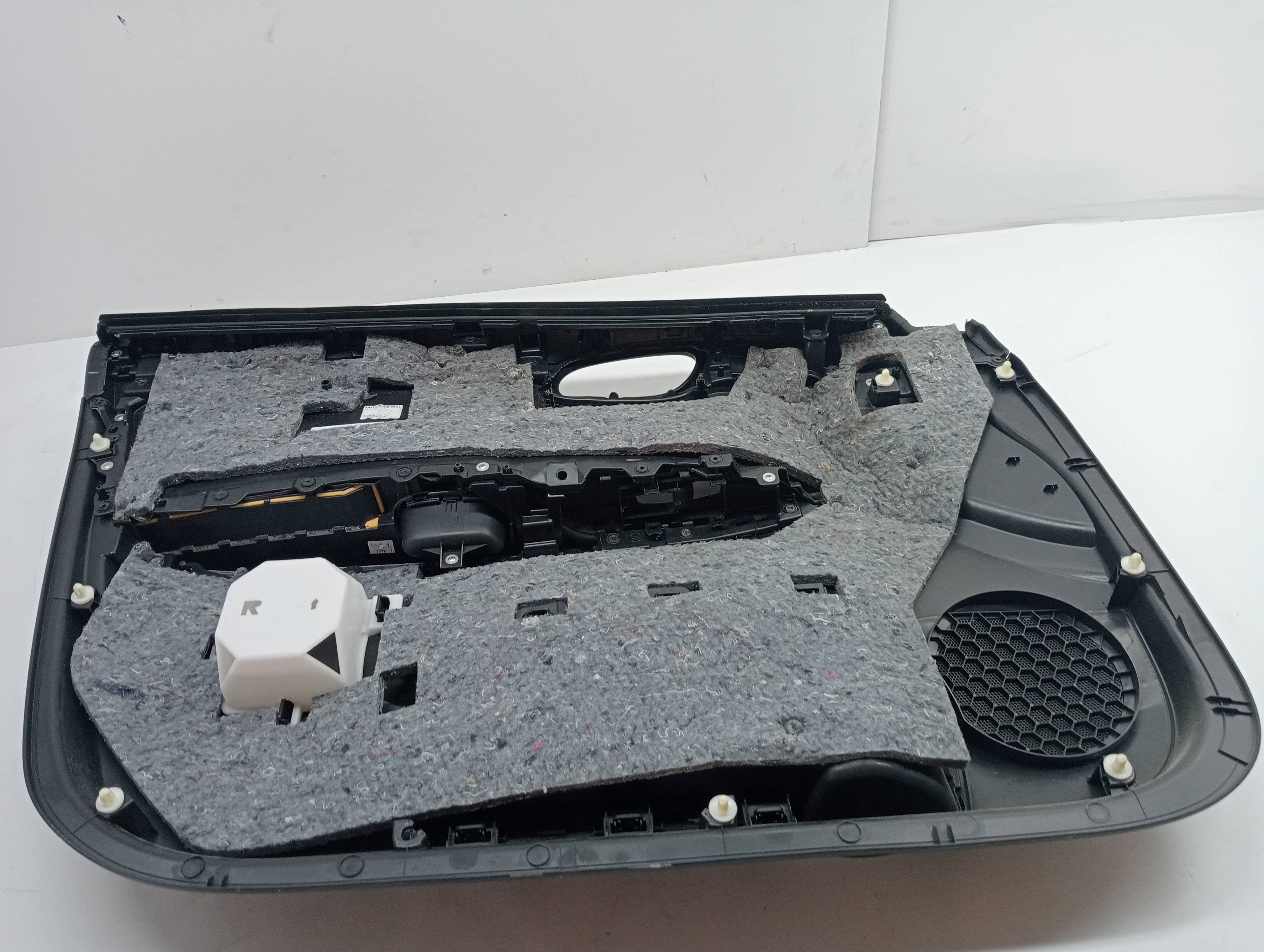 Guarnecido puerta delantera derecha NISSAN PULSAR (C13) 2