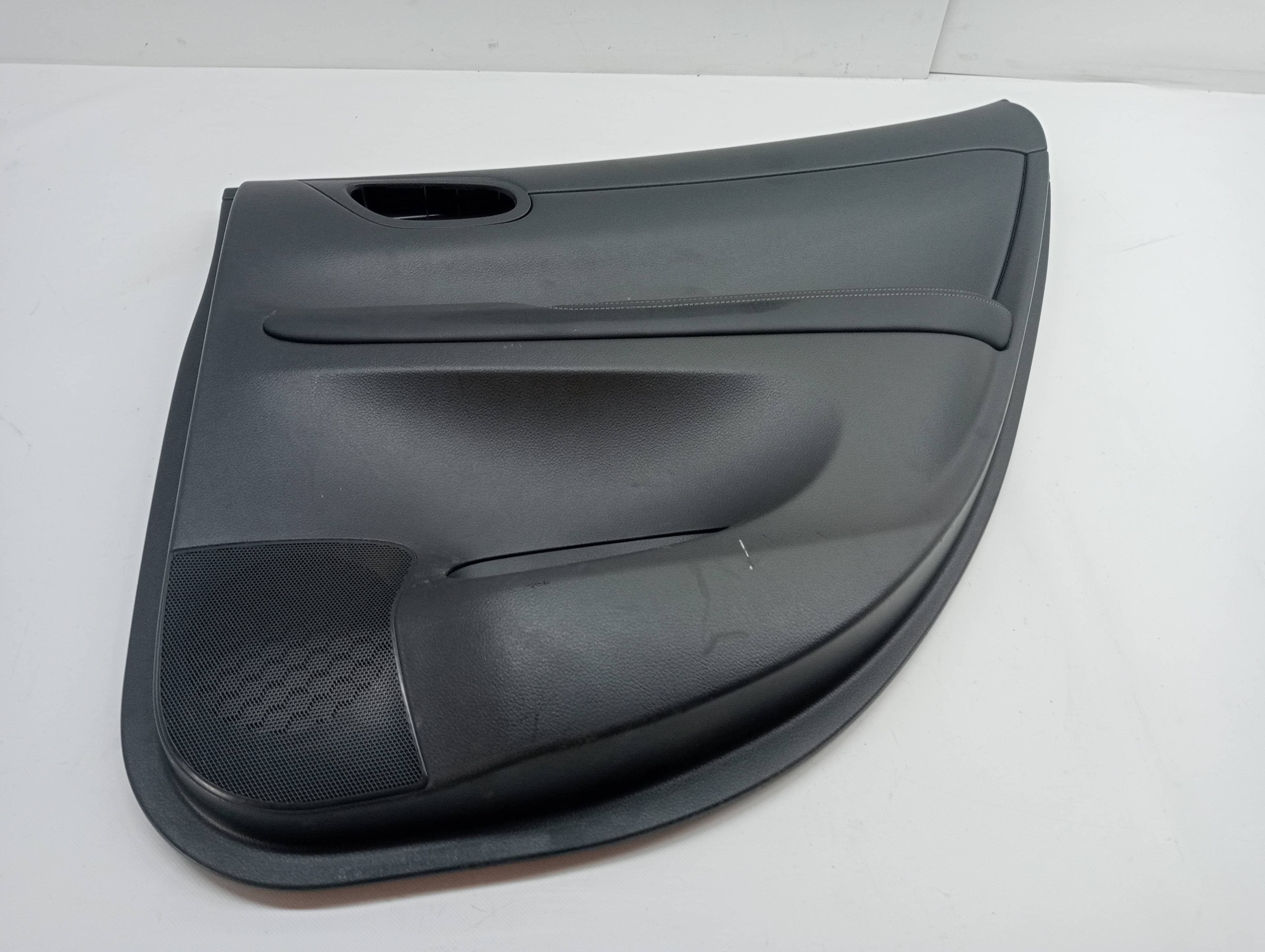 Guarnecido puerta trasera derecha NISSAN PULSAR (C13)