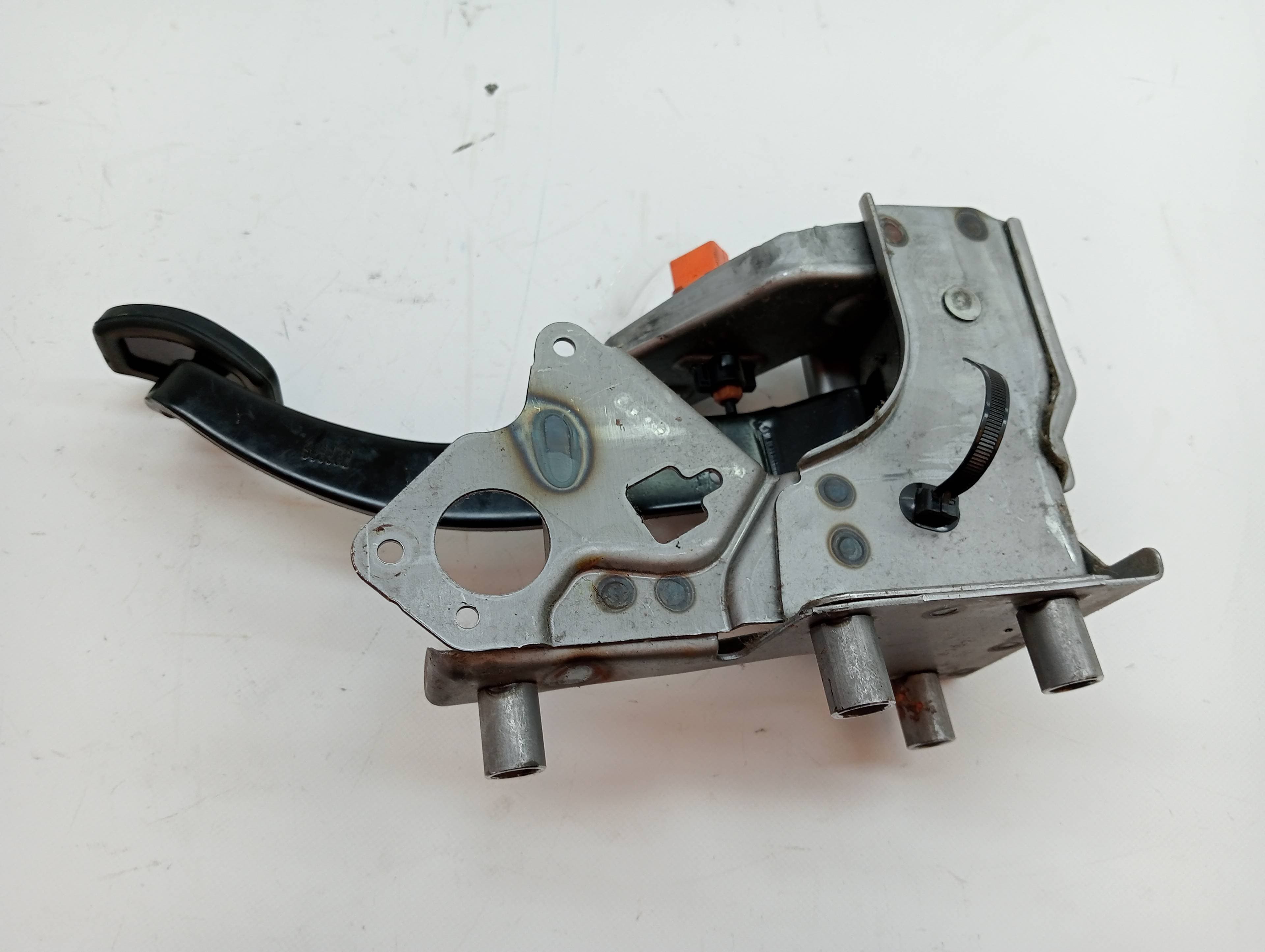 Pedal freno NISSAN PULSAR (C13) 3