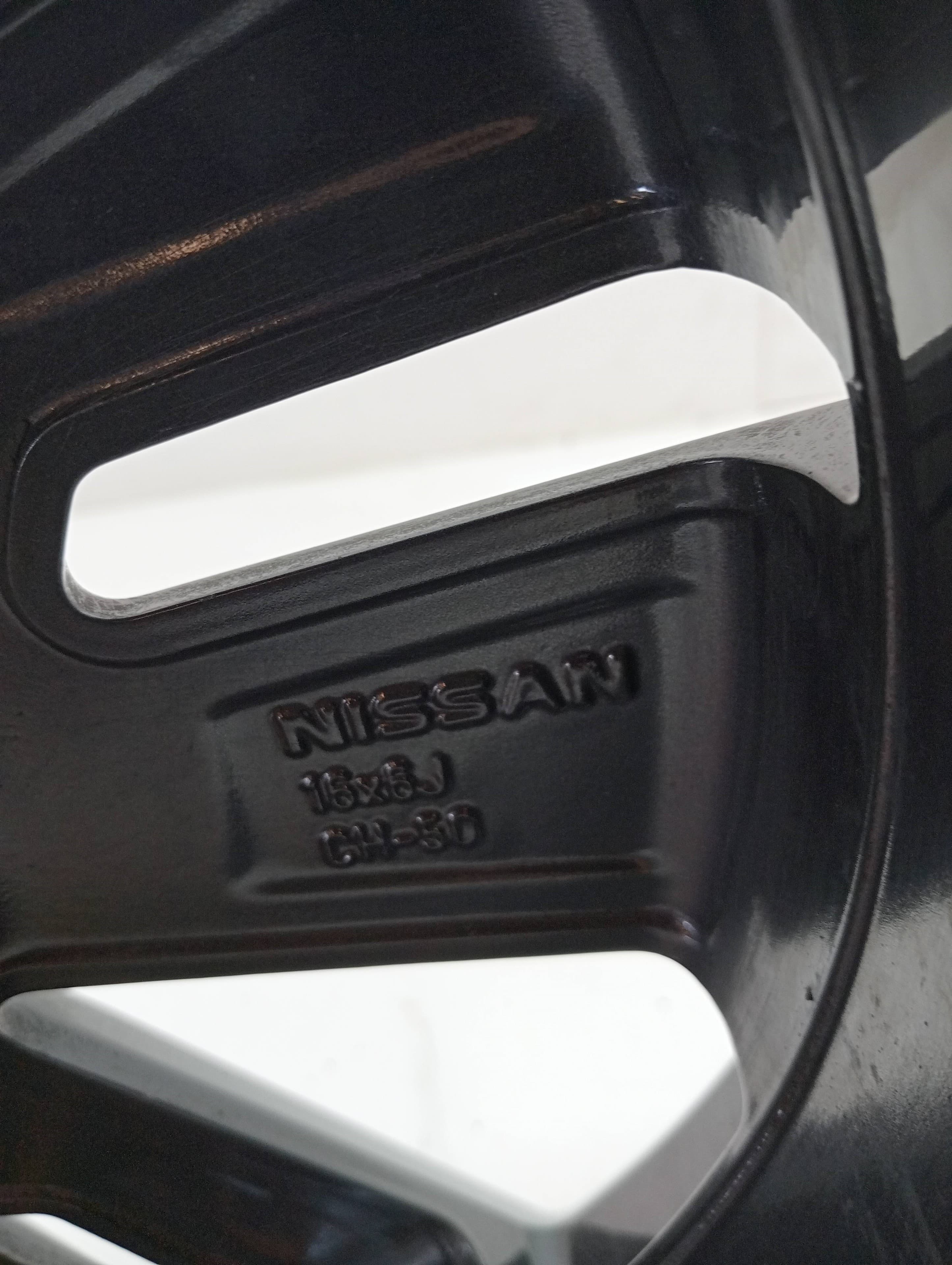 Llanta NISSAN PULSAR (C13) 2