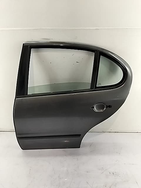 Puerta trasera izquierda SEAT TOLEDO (1M2)