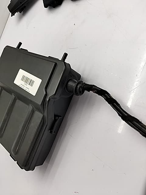 Caja reles / fusibles AUDI A4 AVANT (8K5) (2008) 3