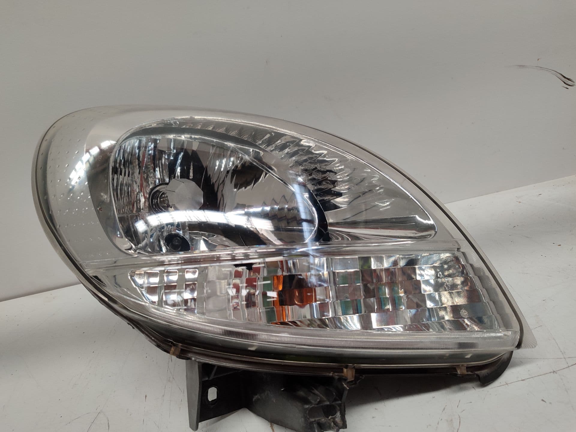 Faro derecho NISSAN KUBISTAR (X76) 3